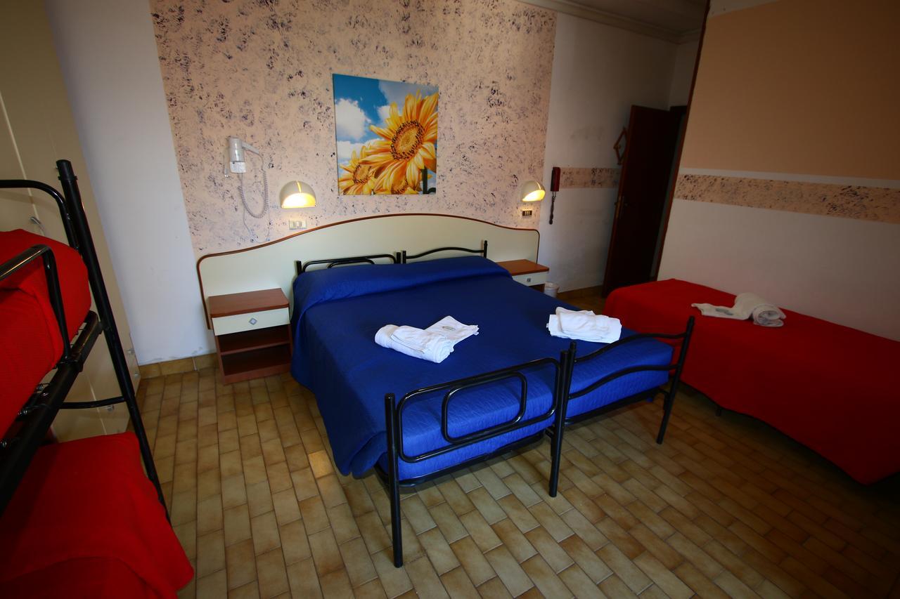 Hotel Emanuela Rimini Kültér fotó